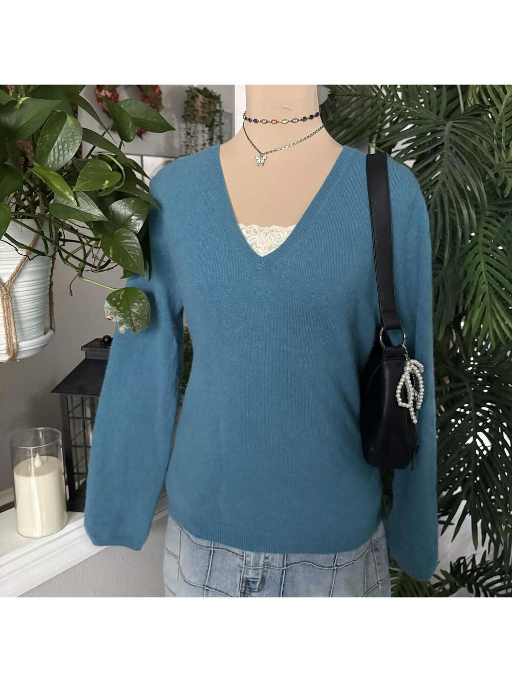 cashmere blue vneck sweater